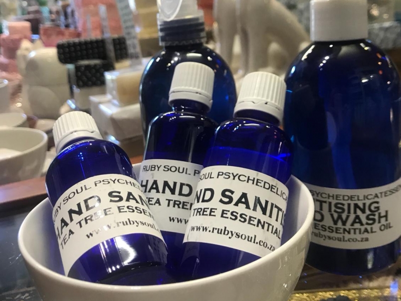 SANITISING LIQUID HANDWASH quintessential defence